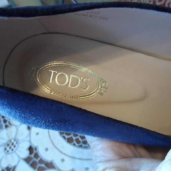 C1325bluesuedetassel2copy_37f4  Tod\'s Navy Blue Calf Suede Loafer Pumps w/ Fringe Tassel Detail Size 39B